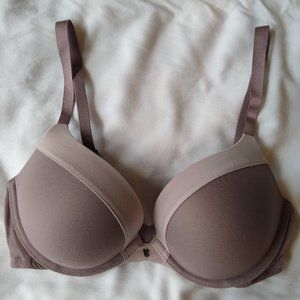 Victoria's Secret Fabulous plunge push-up bra